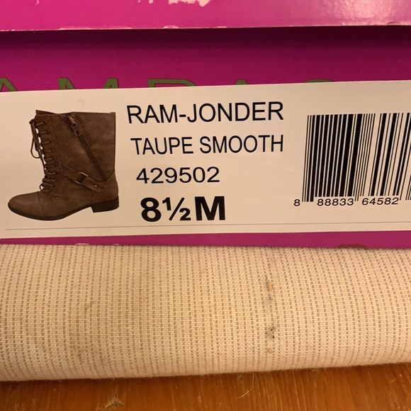 Shoes - Picture 4 of 5